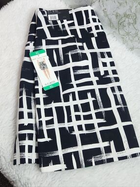 S.C.&CO. Black Ivory Grid Skort